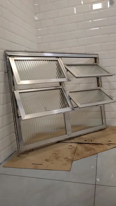 Janelas de Alumínio em ótimo estado
