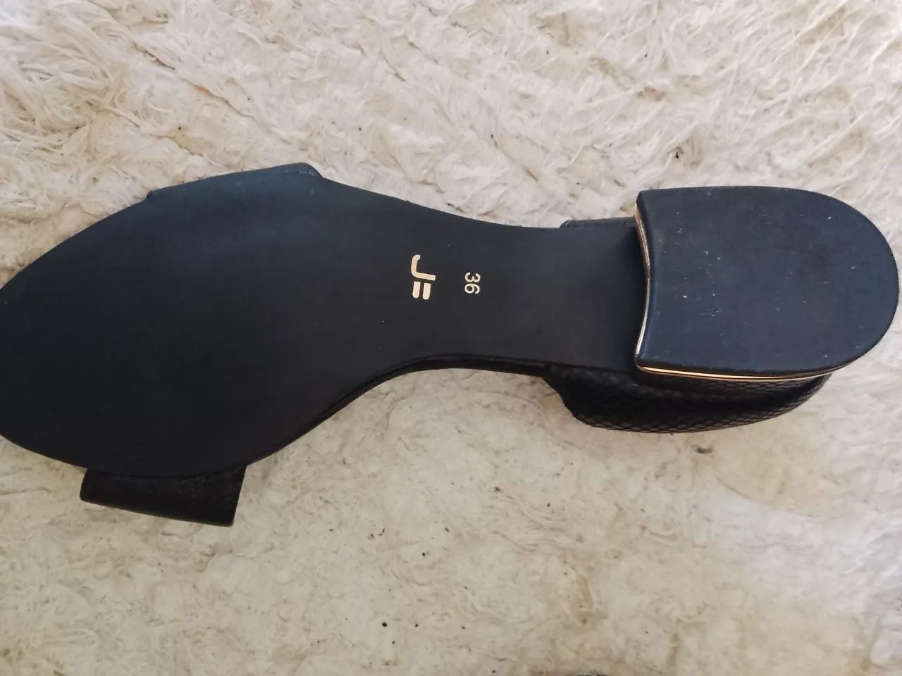 Sandália elegante nova, salto baixo (36) - Foto 5