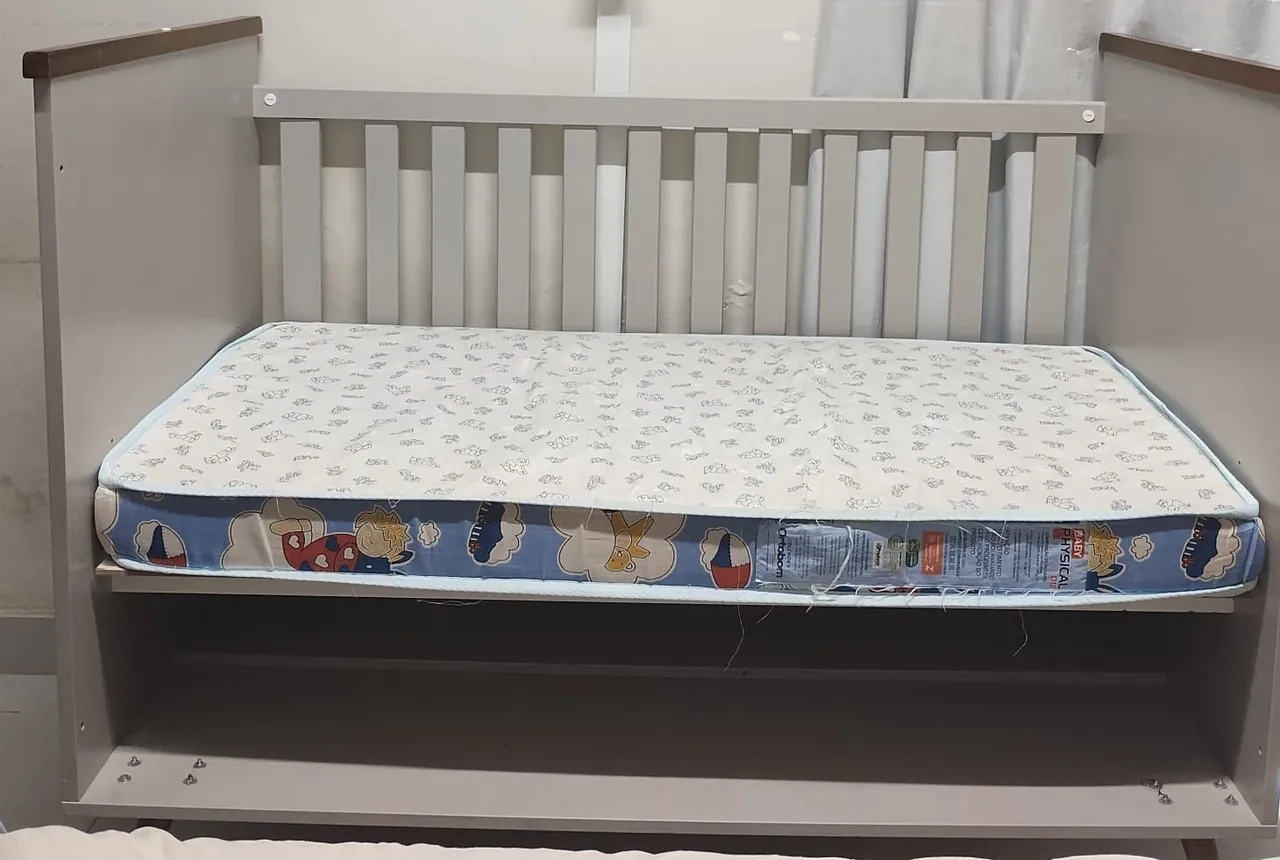 Berço Retrô Infantil com Colchão