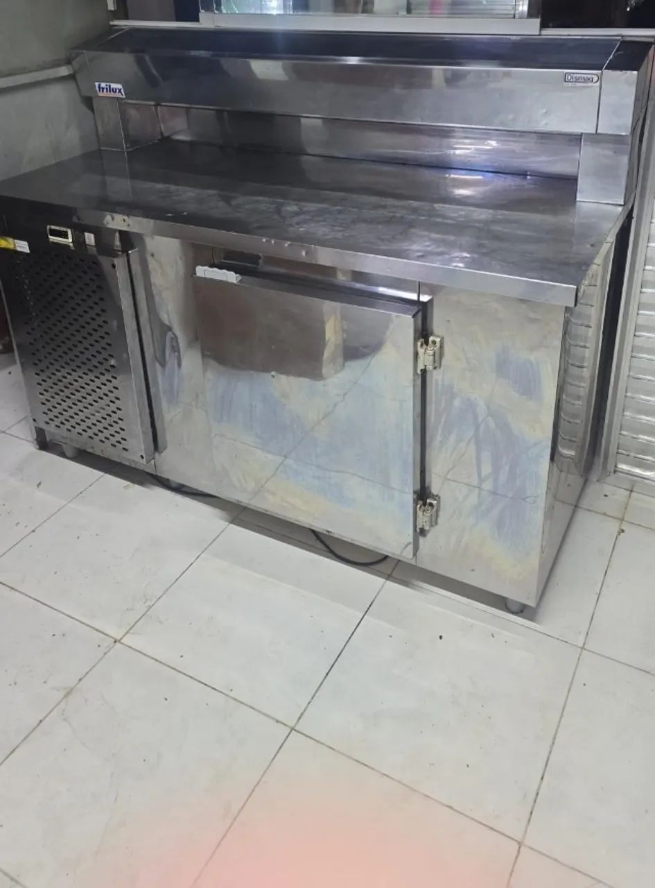 Balcão de serviço condimentados ( 1,5 m por 60 cm)