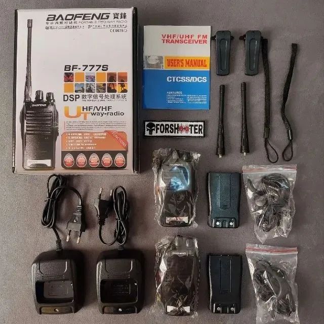 Radio comunicador BF777s, com microfone e fones