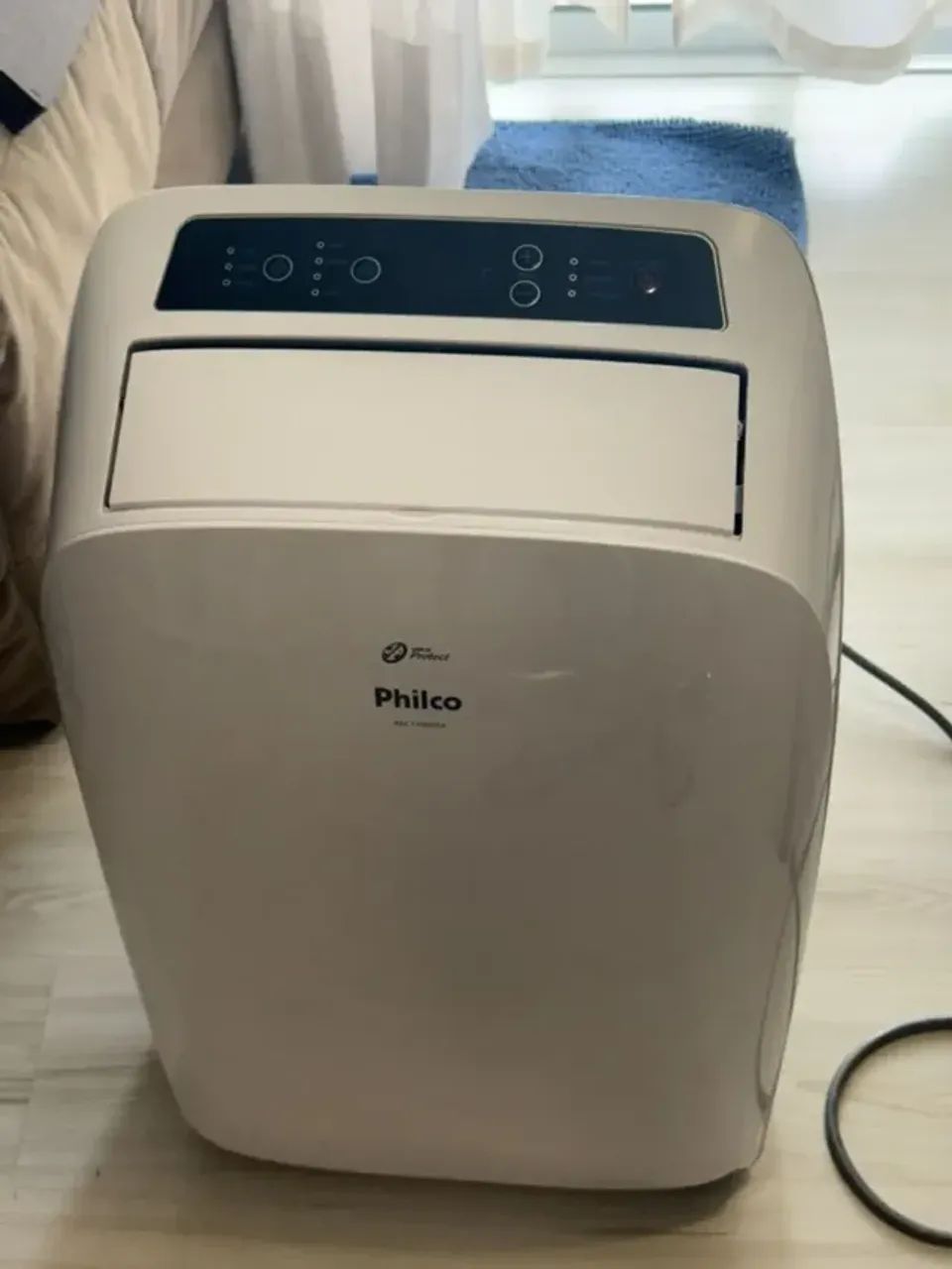 Ar Condicionado Portátil 127V Philco 11.000 BTUs PAC11000F4 