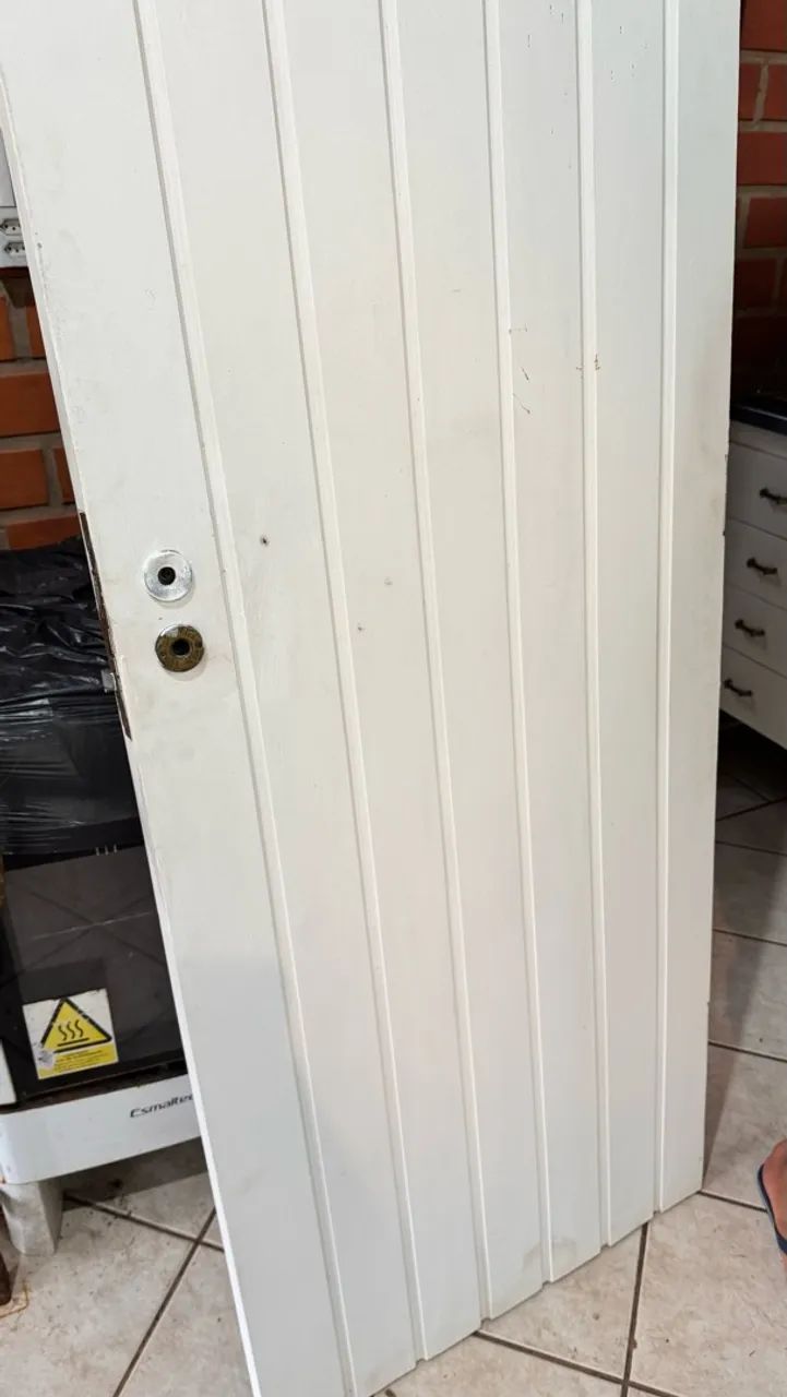 Portas de madeira maciça em ótimo estado
