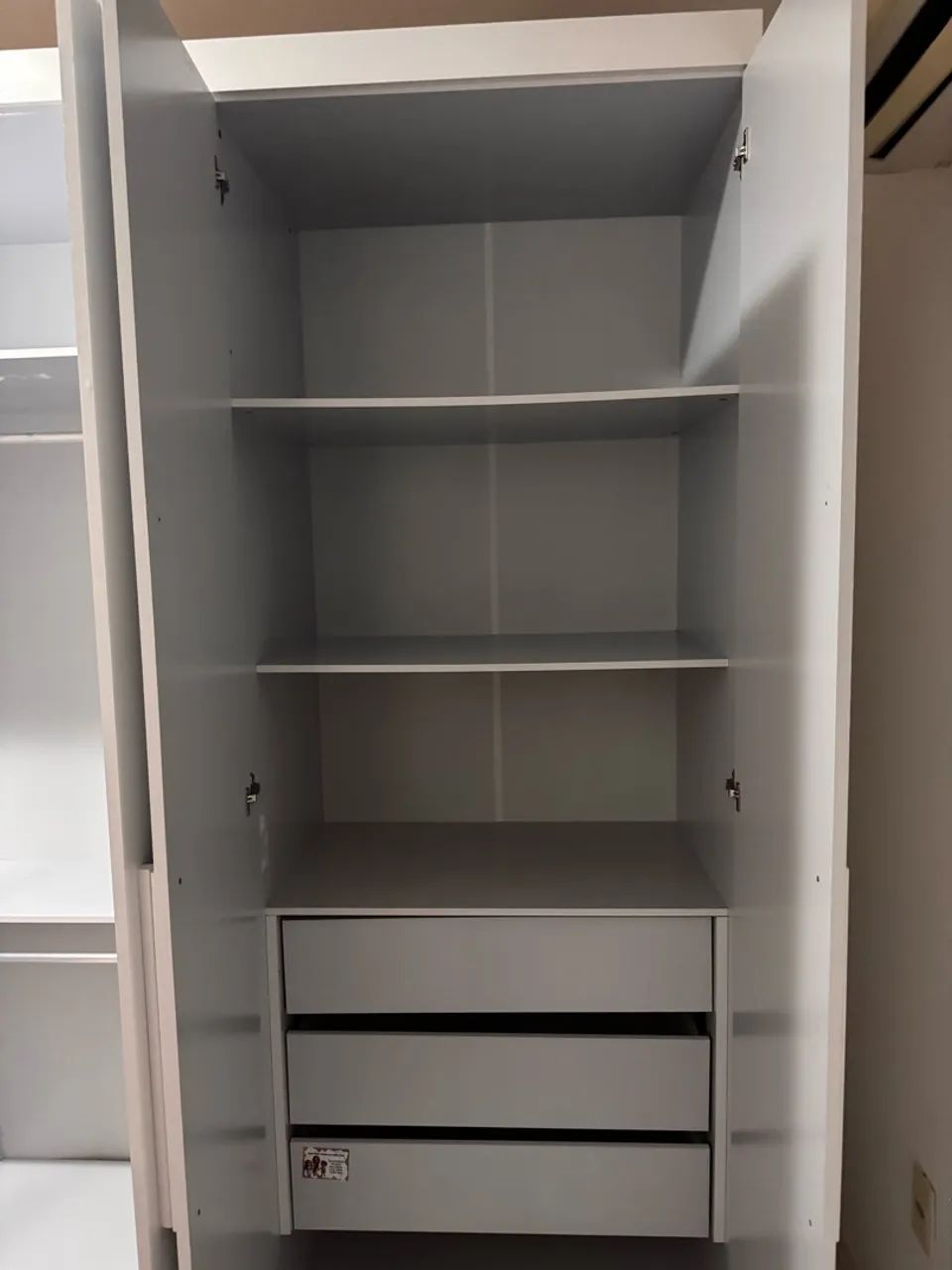 Guarda roupa 4 portas  - Foto 4