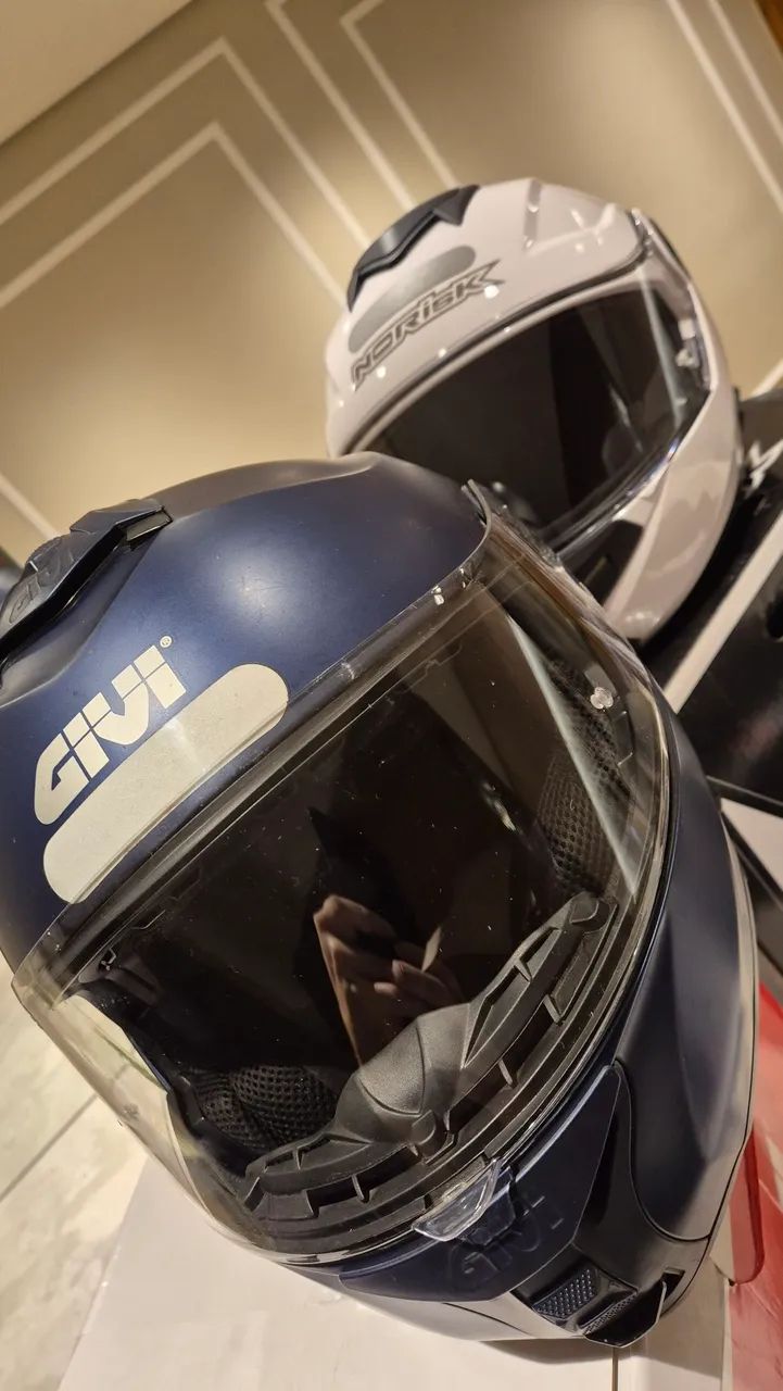 Capacete Azul Marinho GIVI tamanho 60 - Foto 2