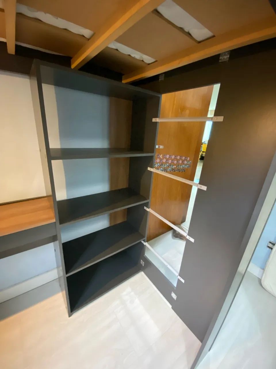 Cama Alta Solteiro + Escrivaninha + Estante - Ganhe Espaço! - Foto 2