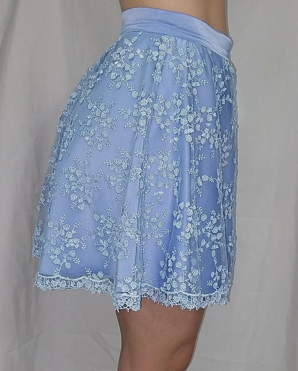 saia azul com renda bordada - Foto 4