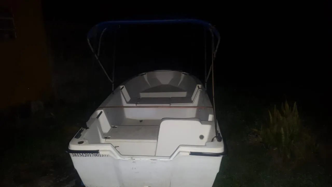 Barco com motor completo  - Foto 3