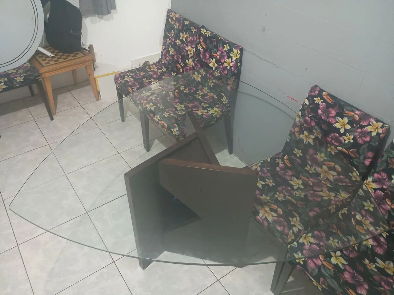 Mesa triangular - 6 lugares 