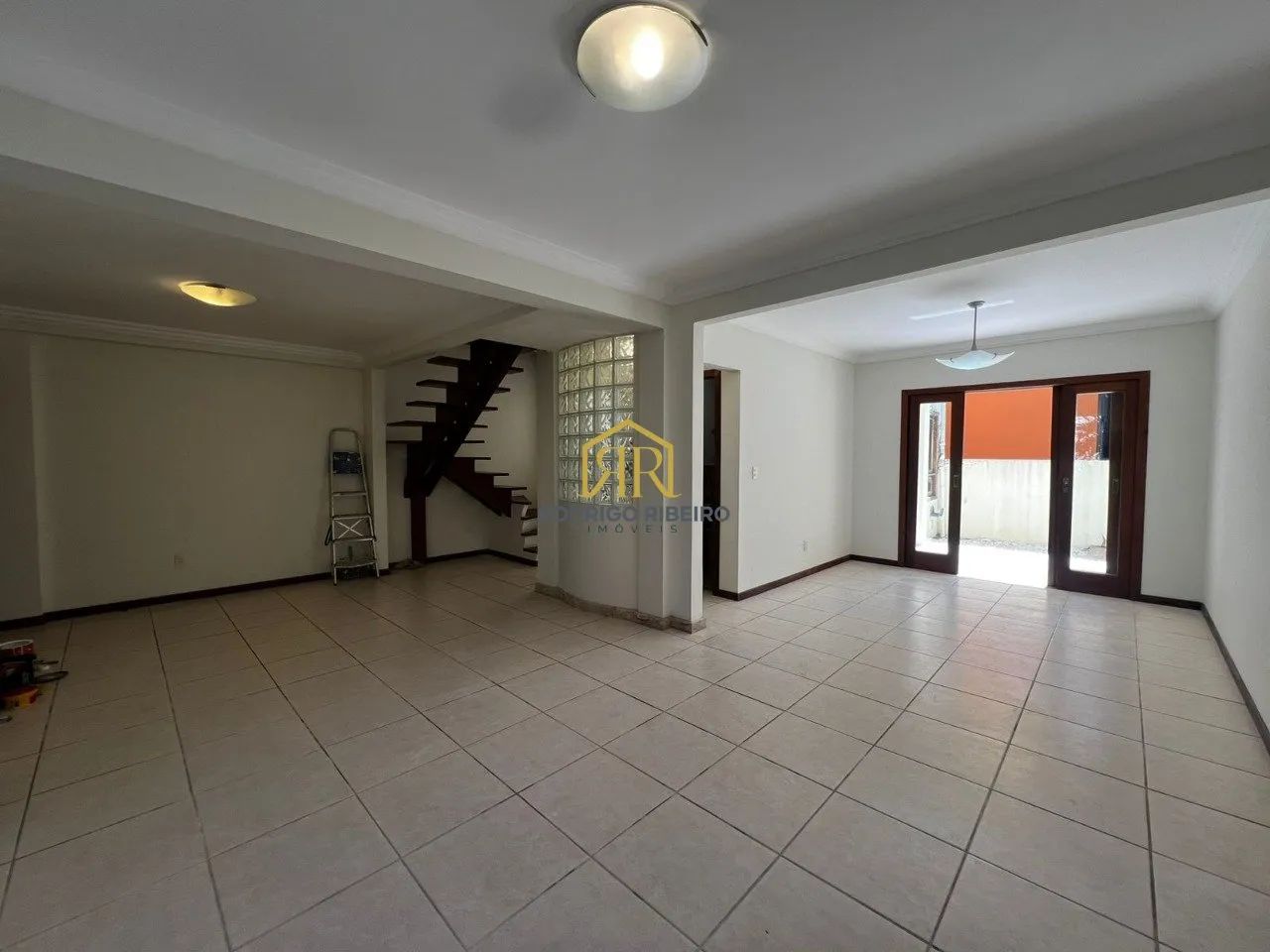 Casa em condomínio fechado em Sto Antônio de Lisbo