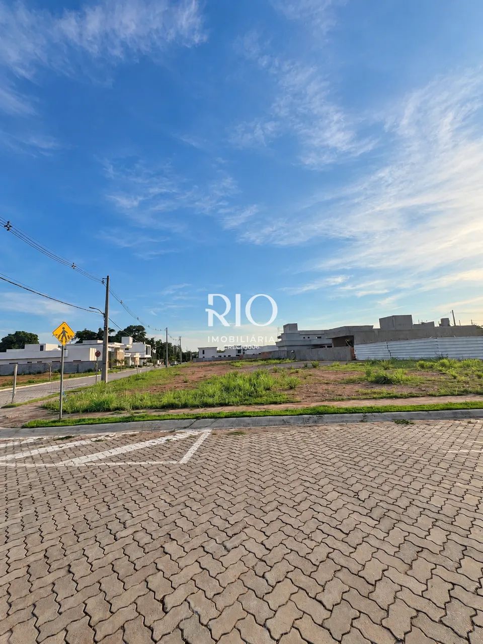 Lote de esquina com 372,37 m²