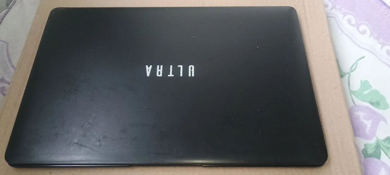Notebook semi novo 