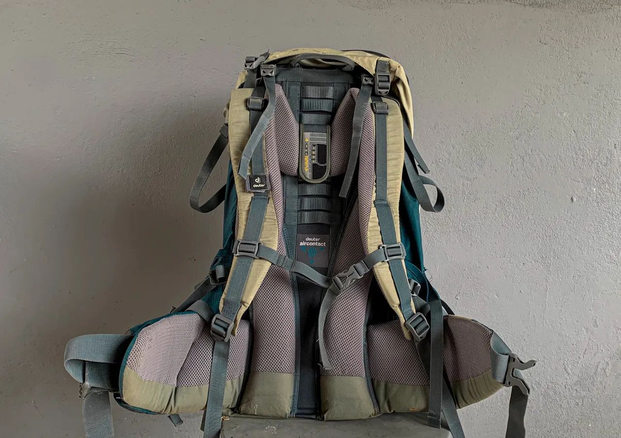 Mochila Trekking Deuter cargueira  - Foto 4