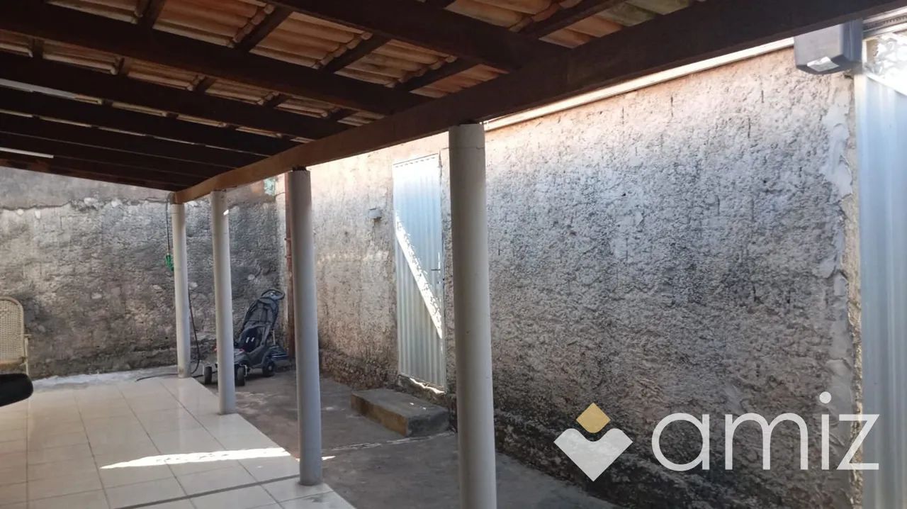 VENDE-SE CASA COM 4 QUARTOS DE 232,00m² NA VILA PEDROSO. - Foto 2