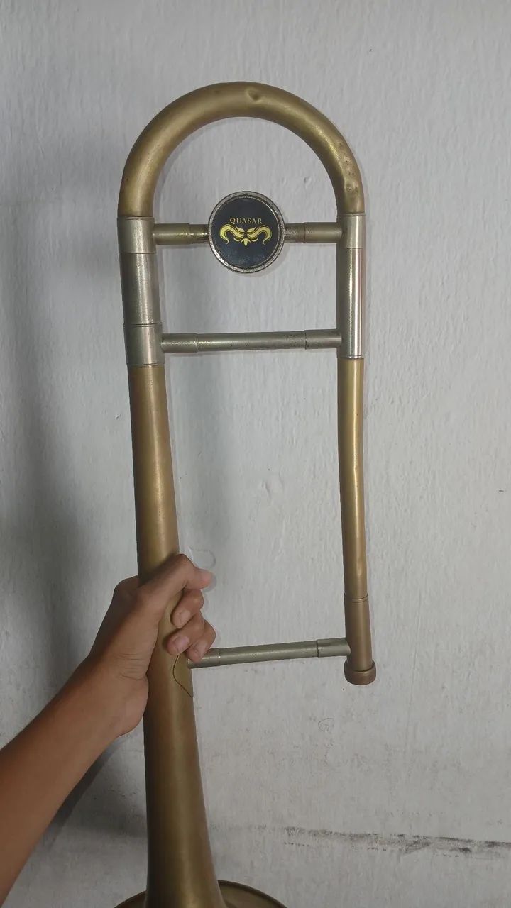 Trombone quasar