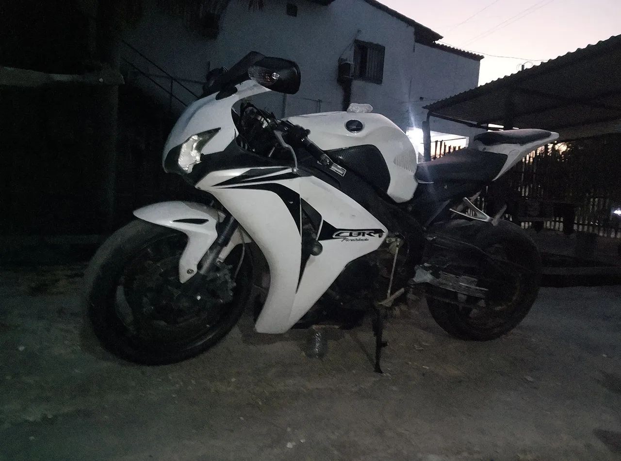 CBR RR 1000 - Foto 4