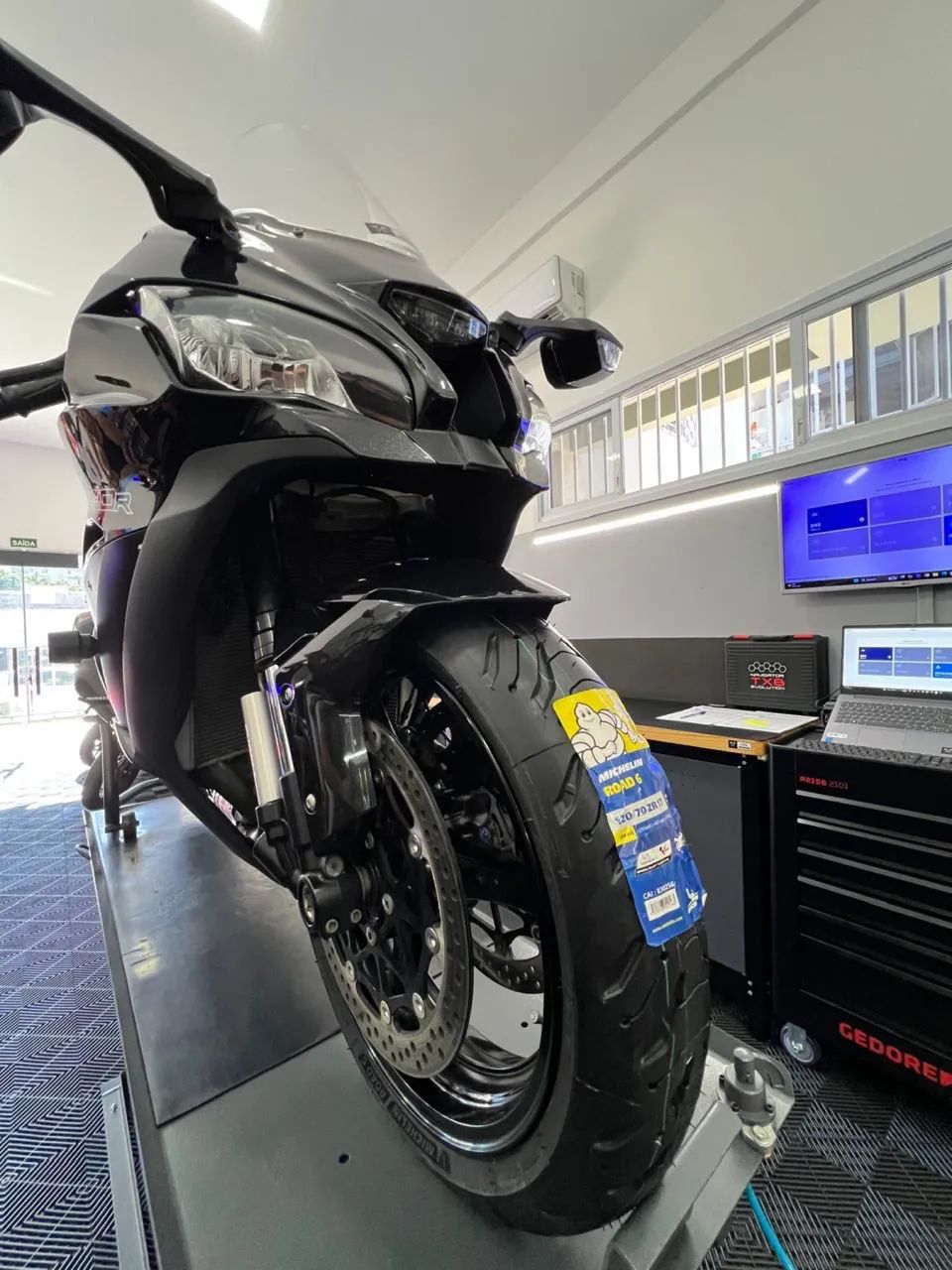 Kawasaki Ninja ZX10R - Foto 3