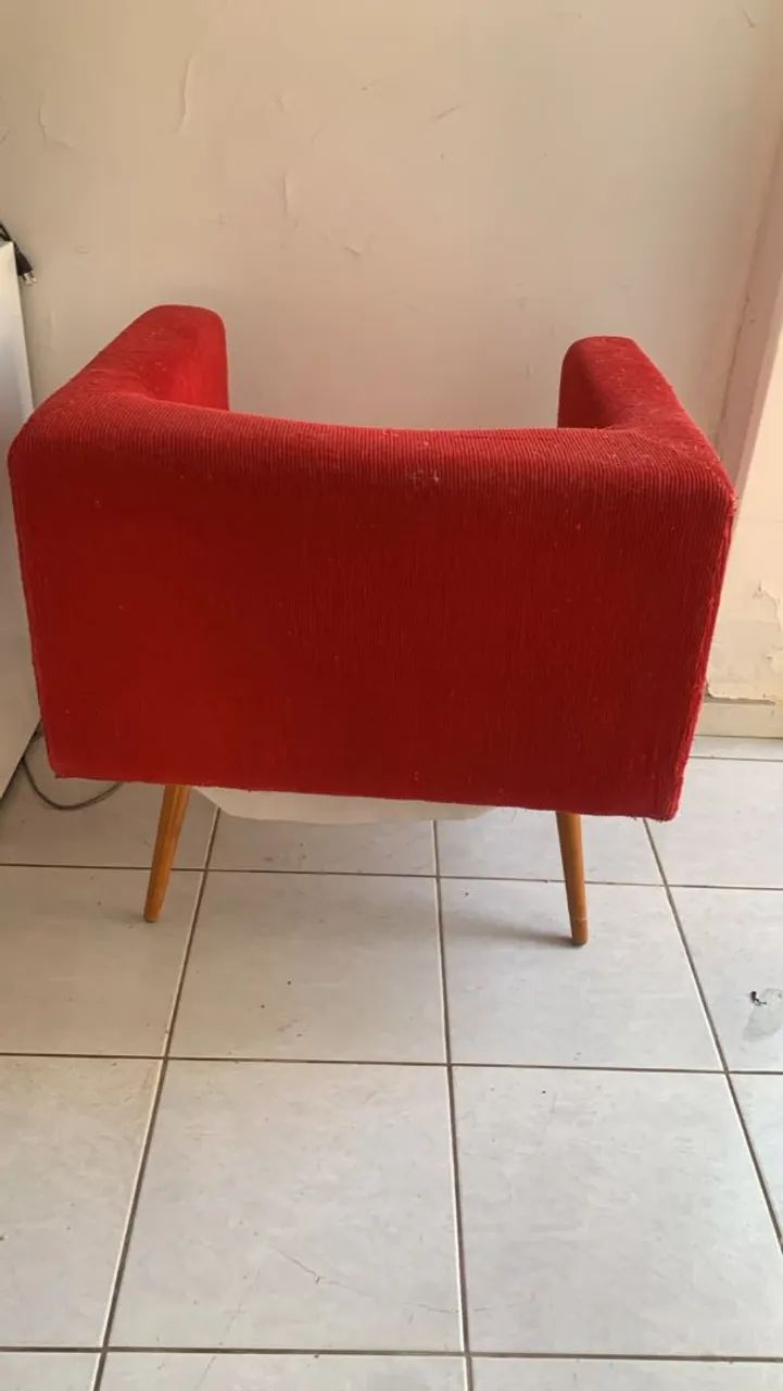 Poltrona em tecido e pés palito  - Foto 2