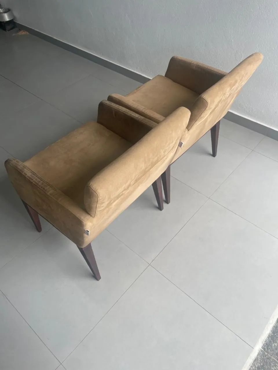 Poltronas em tecido, em condições de uso, duas peças - Foto 4