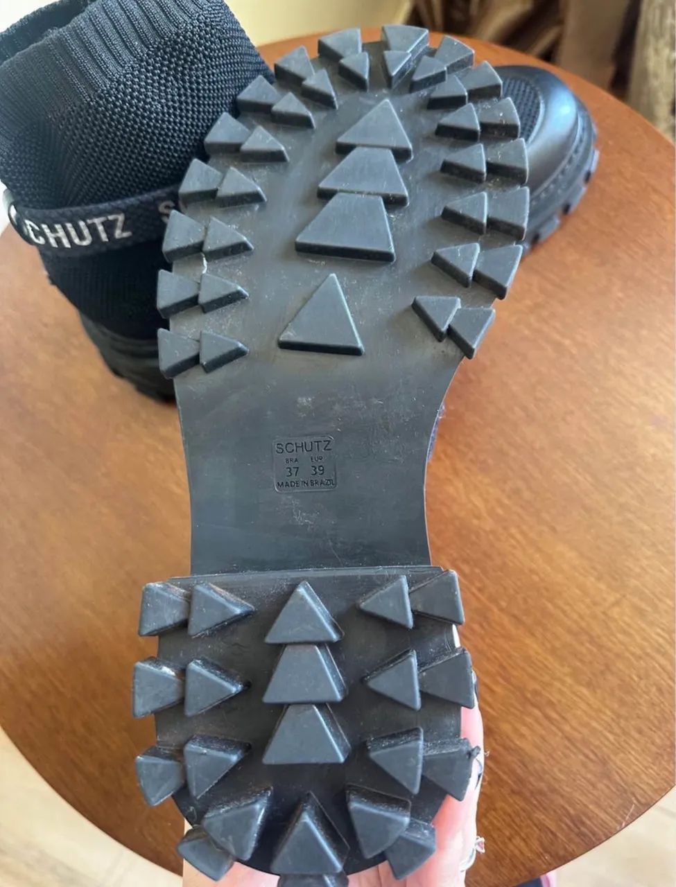 Bota Schütz Tratorada Logo Knit Preta - Usada uma vez  - Foto 2