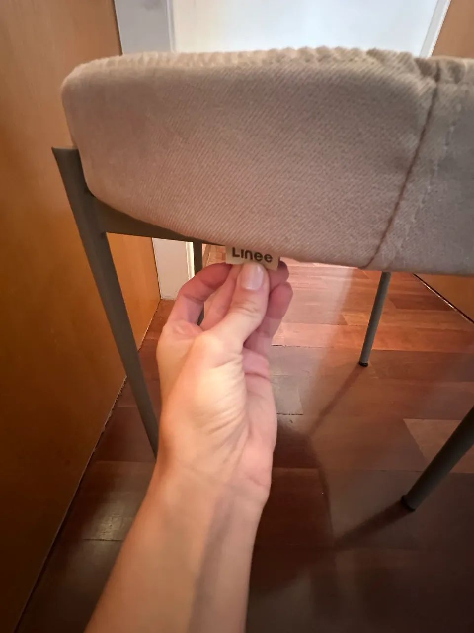 Cadeira nova marrom e bege  - Foto 4