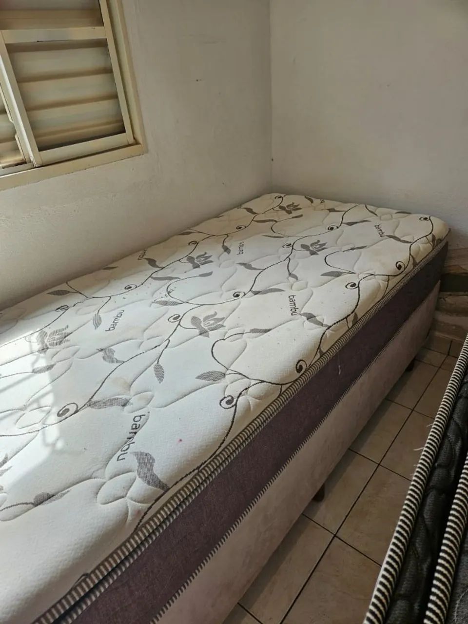 Cama solteiro semi nova  - Foto 4