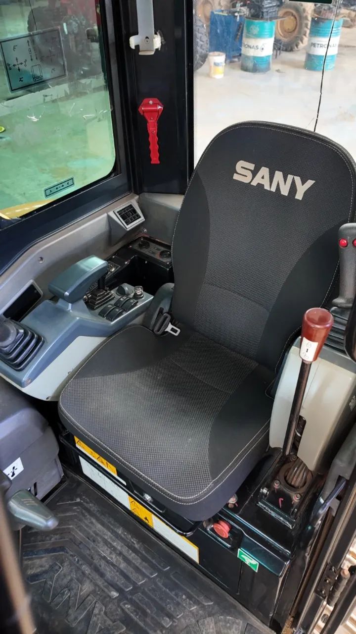 MINI ESCAVADEIRA SY35U- IMPECÁVEL - Foto 2