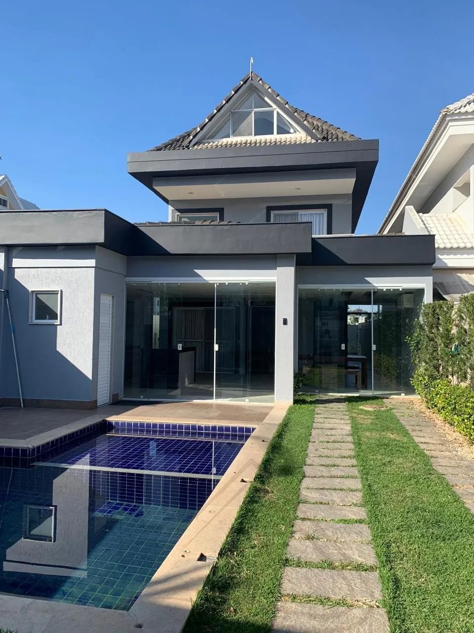 Casa de Alto Padrão no Recreio dos Bandeirantes: 5 Quartos, 5 Suítes, 2 Salas e 370m²! - Foto 2