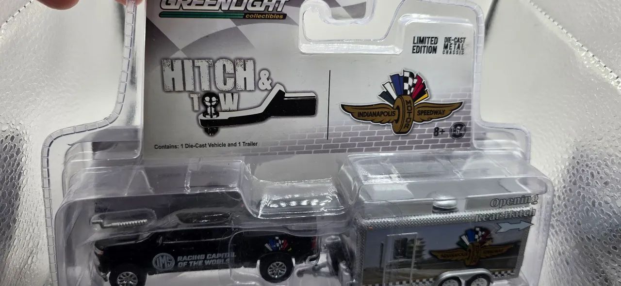 Greenlight Hitch & Tow Chevrolet Silverado  - Foto 4