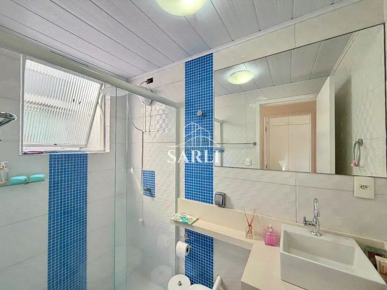 Apartamento no Kobrasol c/móveis sob medida, sacada e Garagem - Foto 2