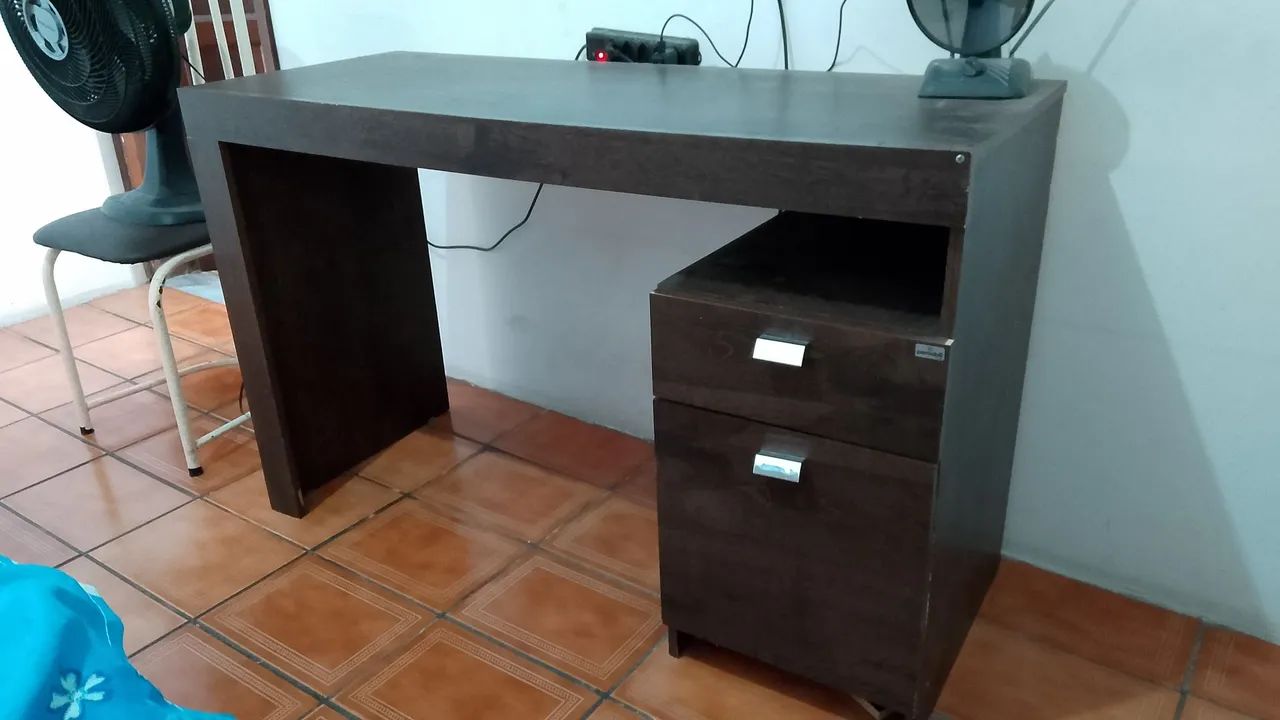 2 escrivaninhas com gaveta - Foto 2