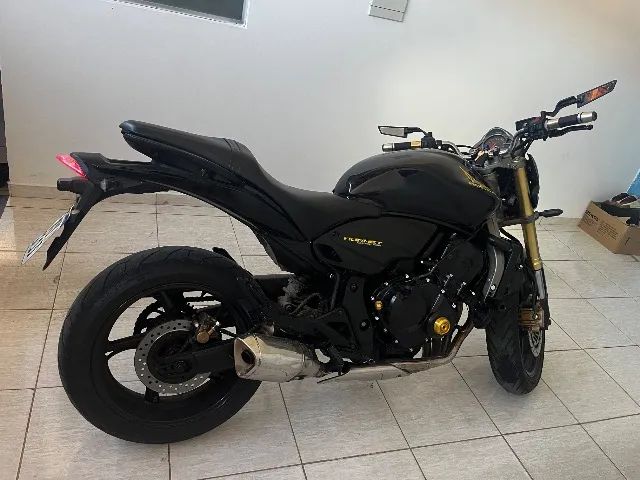 Hornet revisada e em dias 