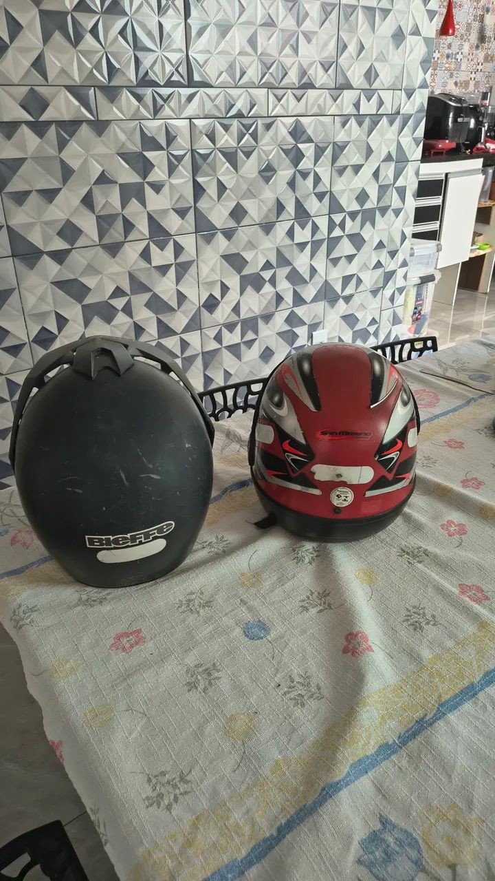 Vendo Capacete 1 Biefe e 1 samarino  - Foto 3