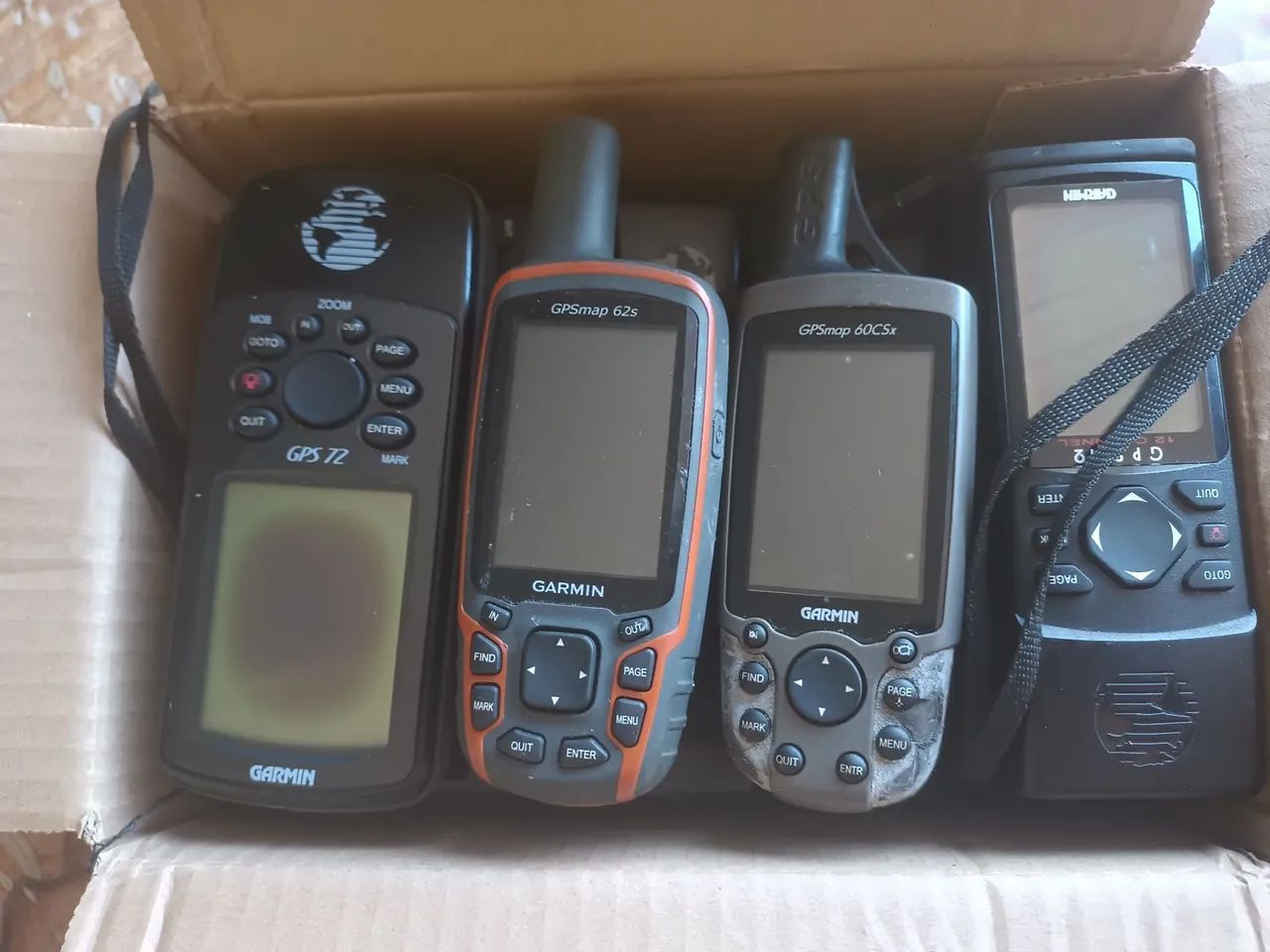 Lote de GPS Garmin com avaria