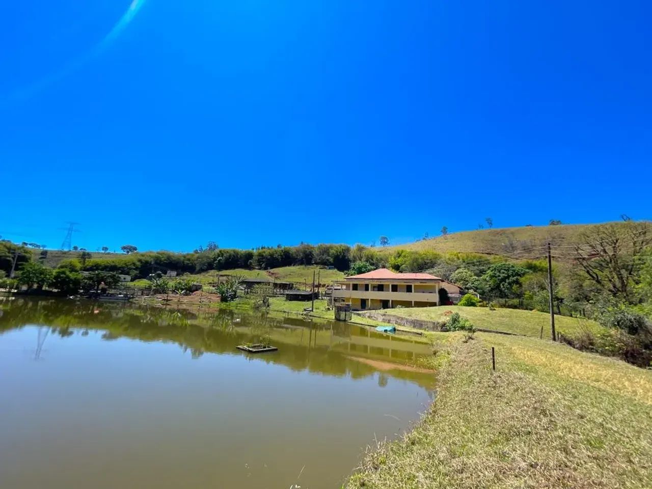 Fazenda à venda na região de Itapira.