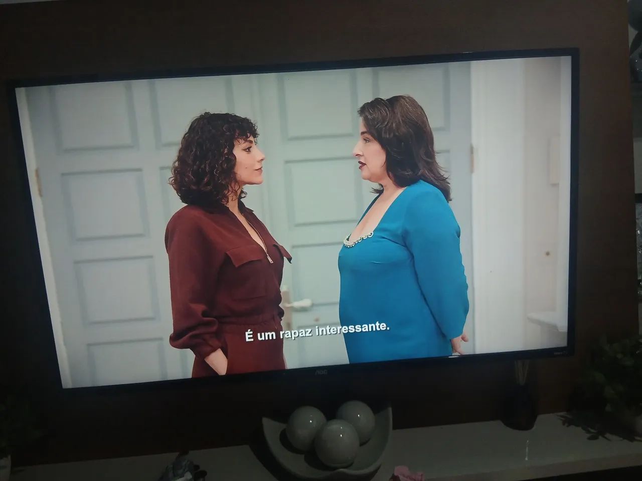 Vendo uma TV 