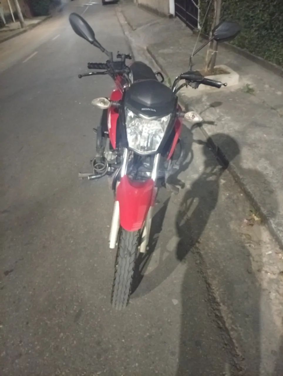 Vendo / troco XRE  - Foto 2