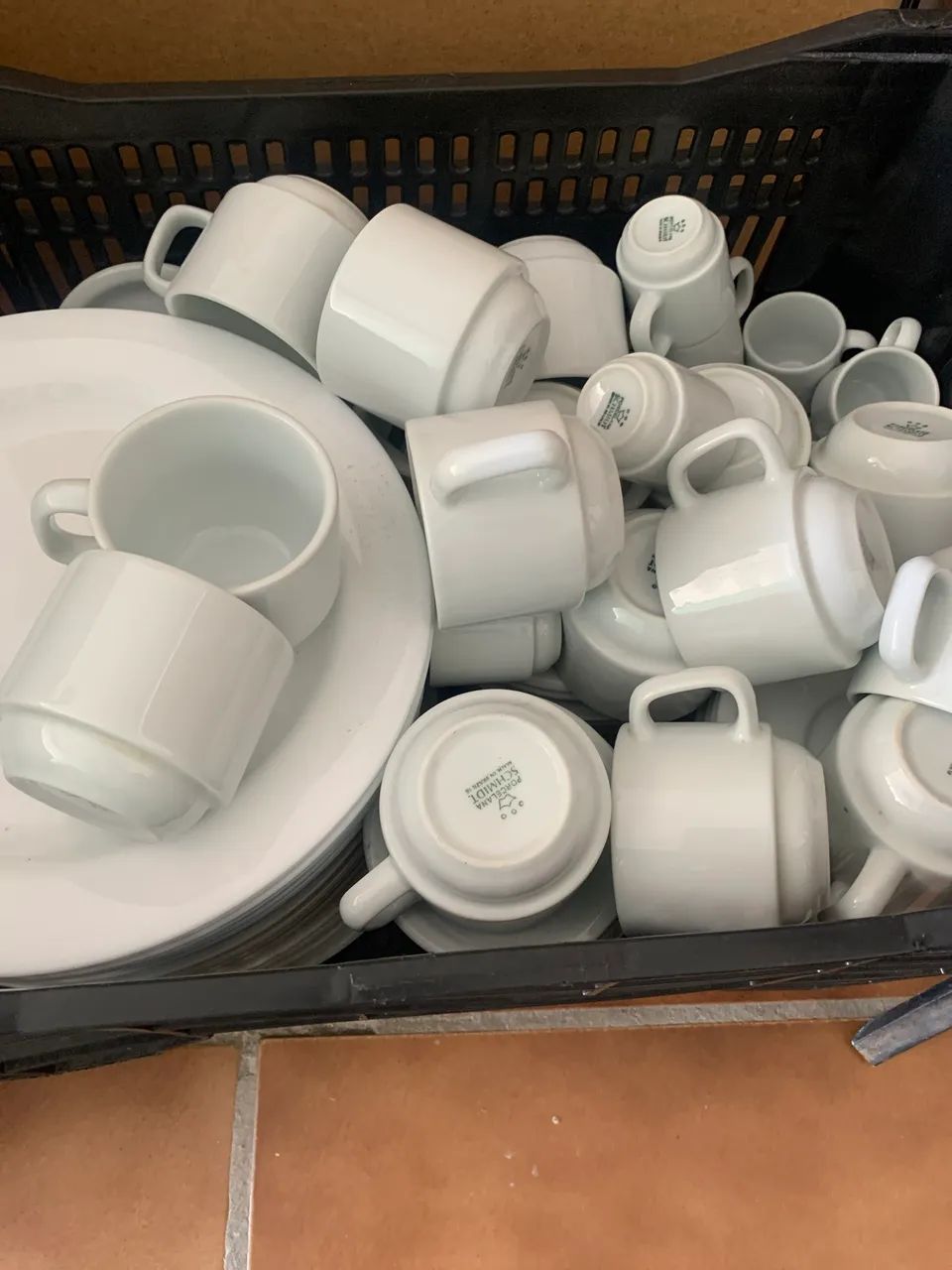 Conjunto de louças de porcelana para restaurante nunca usadas