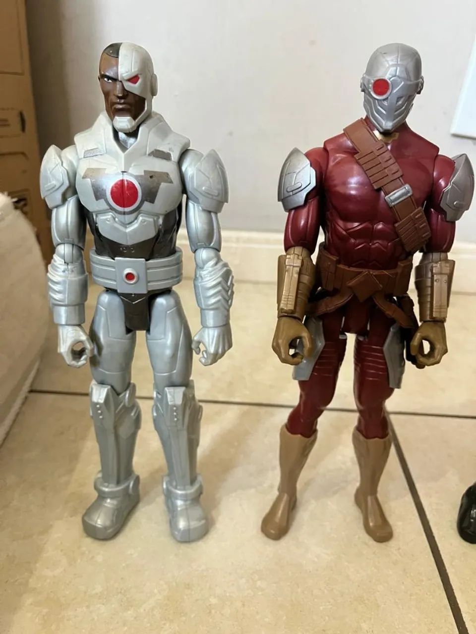 Bonecos Marvel/liga da justiça 