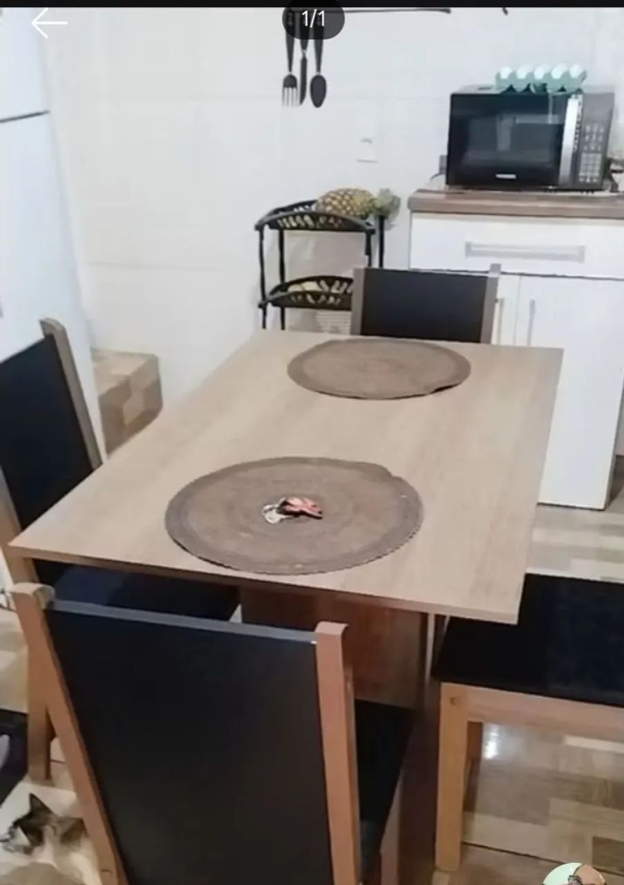 conj de mesa com 4 cadeiras  - Foto 3