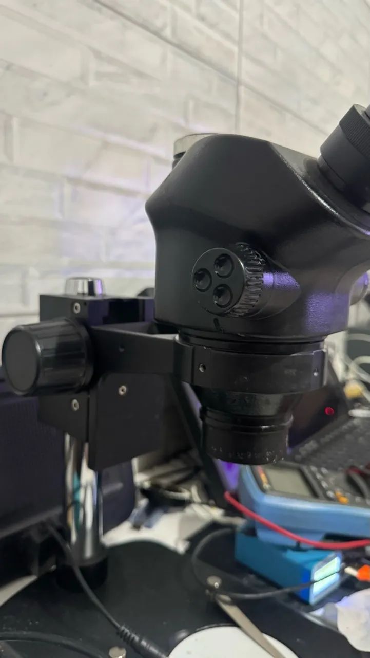 Vendo Microscópio Trinocular