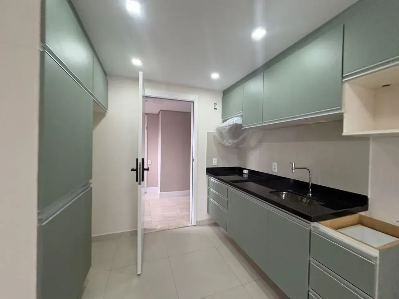 AMPLO/ ÓTIMA LOCALIZAÇÃO - Foto 2