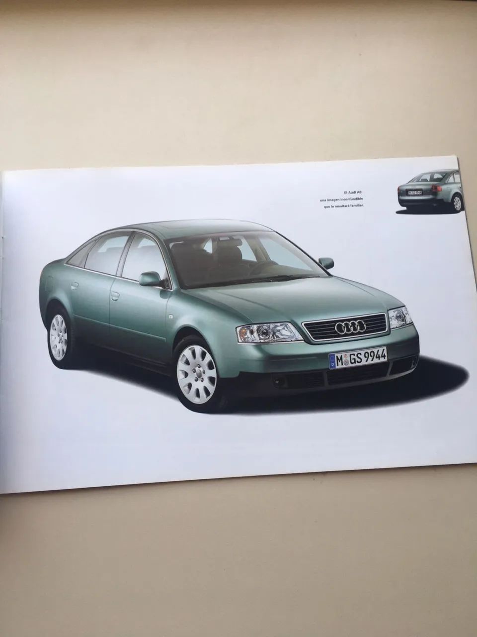 Catálogo Audi A6 com 15 páginas 
