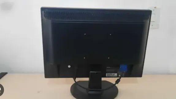 Monitor Philips Wide 19 Polegadas Escritório - Foto 3