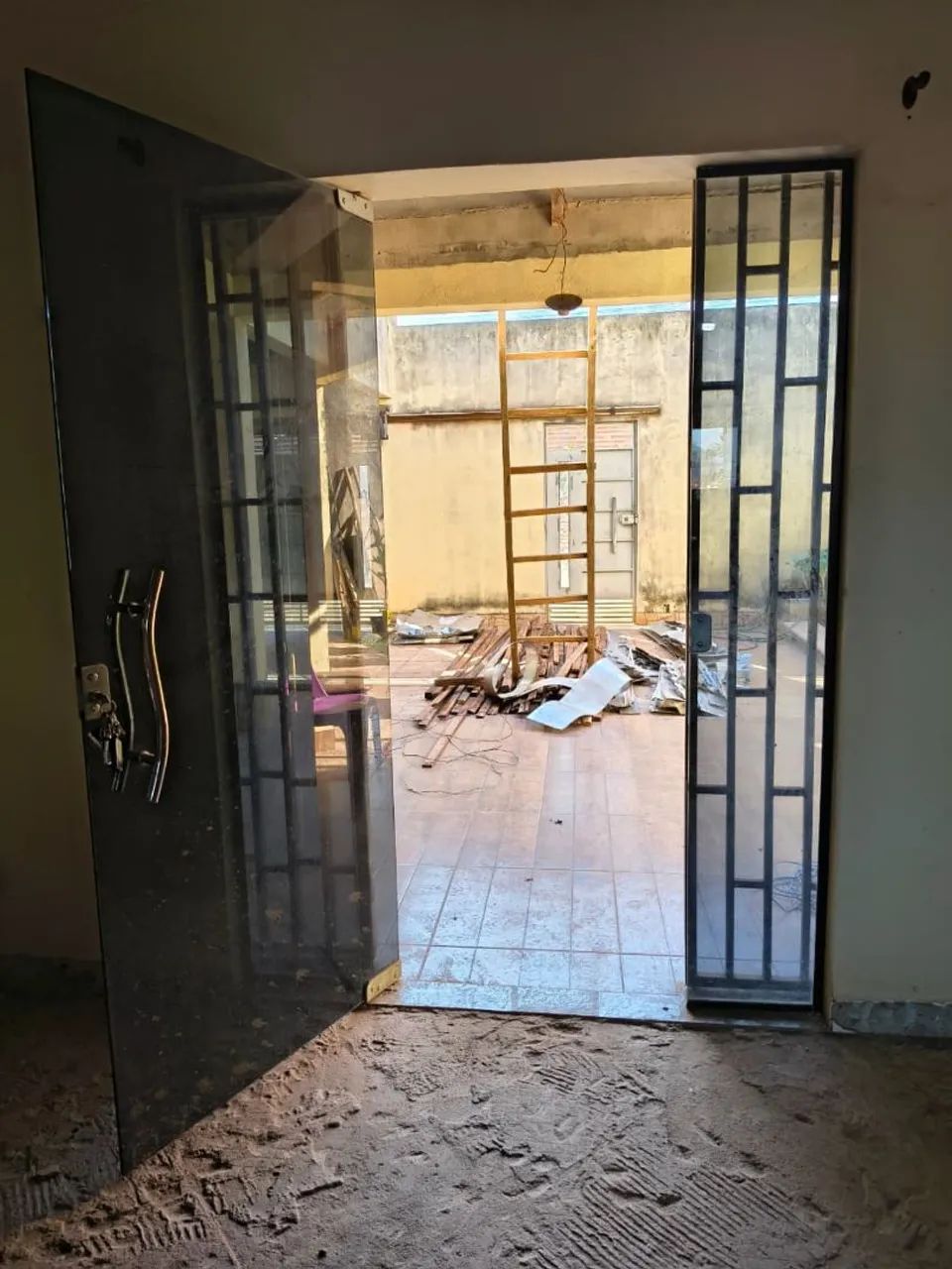 Porta e janela com grade  - Foto 5