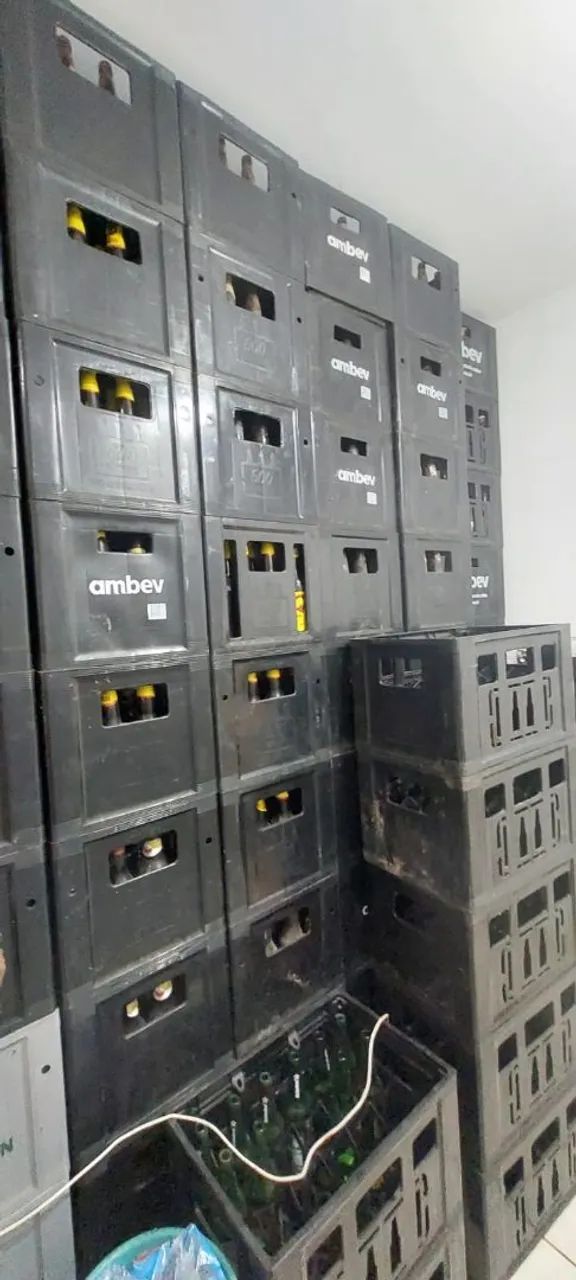 Engradados com garrafas  - Foto 2