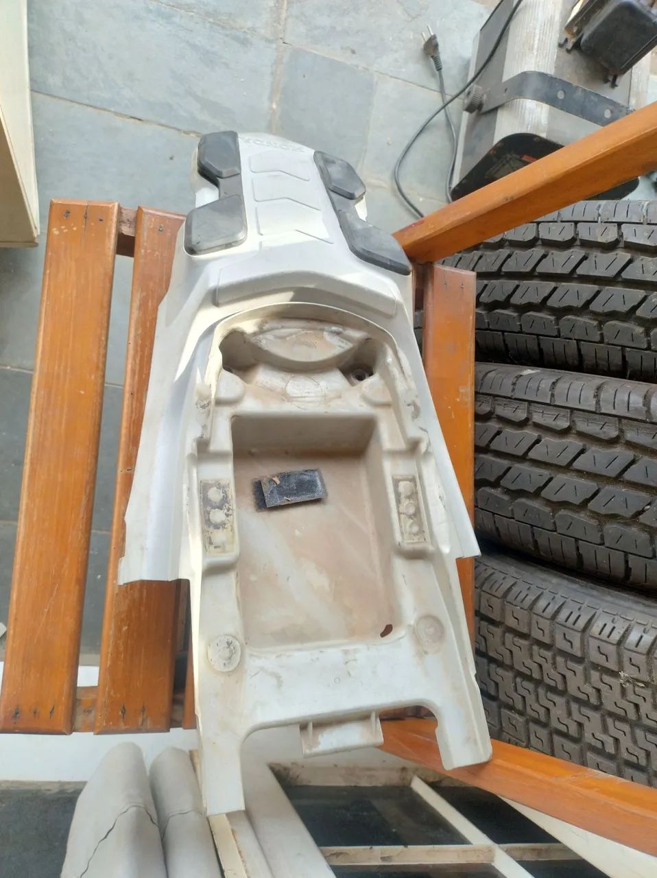 Carenagem rabeta traseira (bagageiro) da Honda Bros 160 - Foto 3