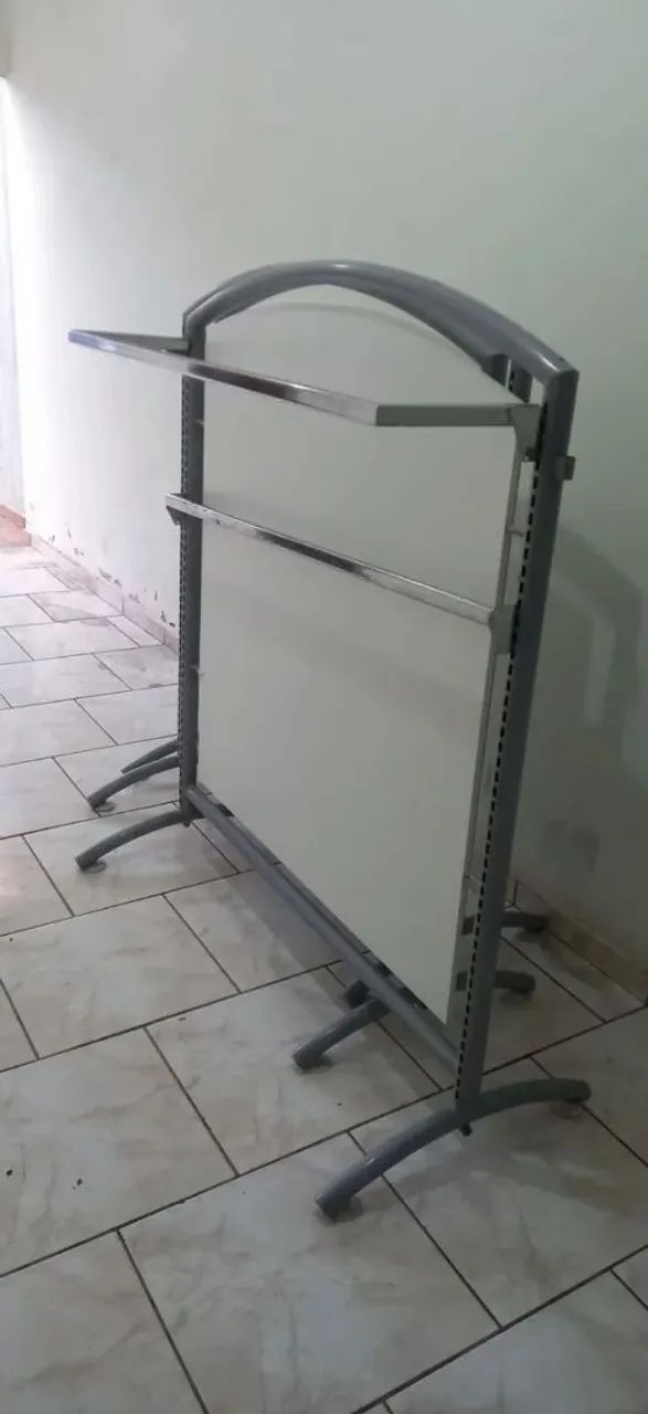 Araras Reforçadas Em Ferro e MDF P/ Loja De Roupas($250,00 CADA) - Foto 2