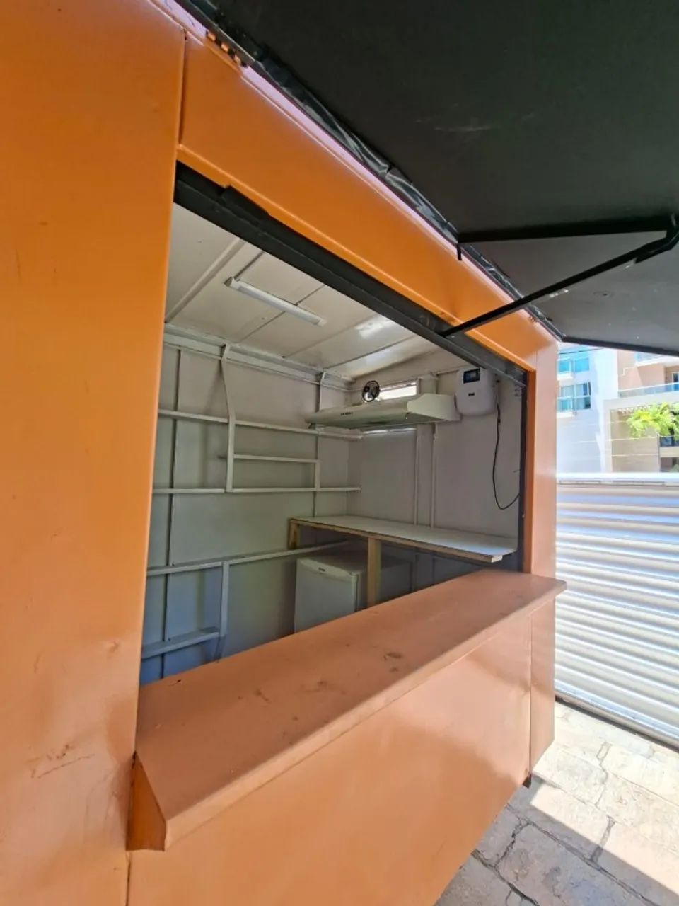 trailer pronto para trabalhar