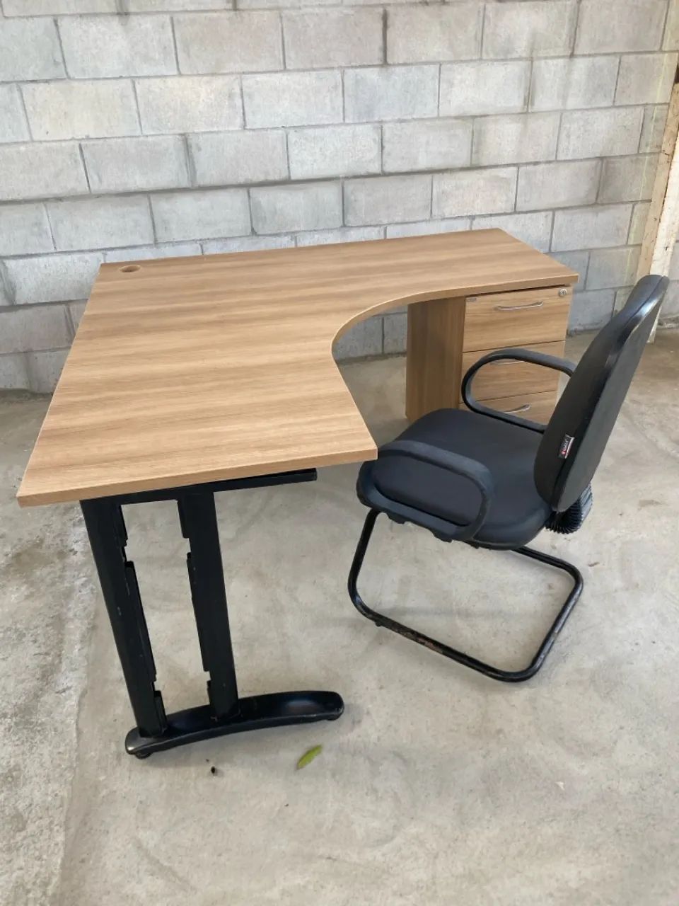Mesa executiva com cadeira - Foto 2